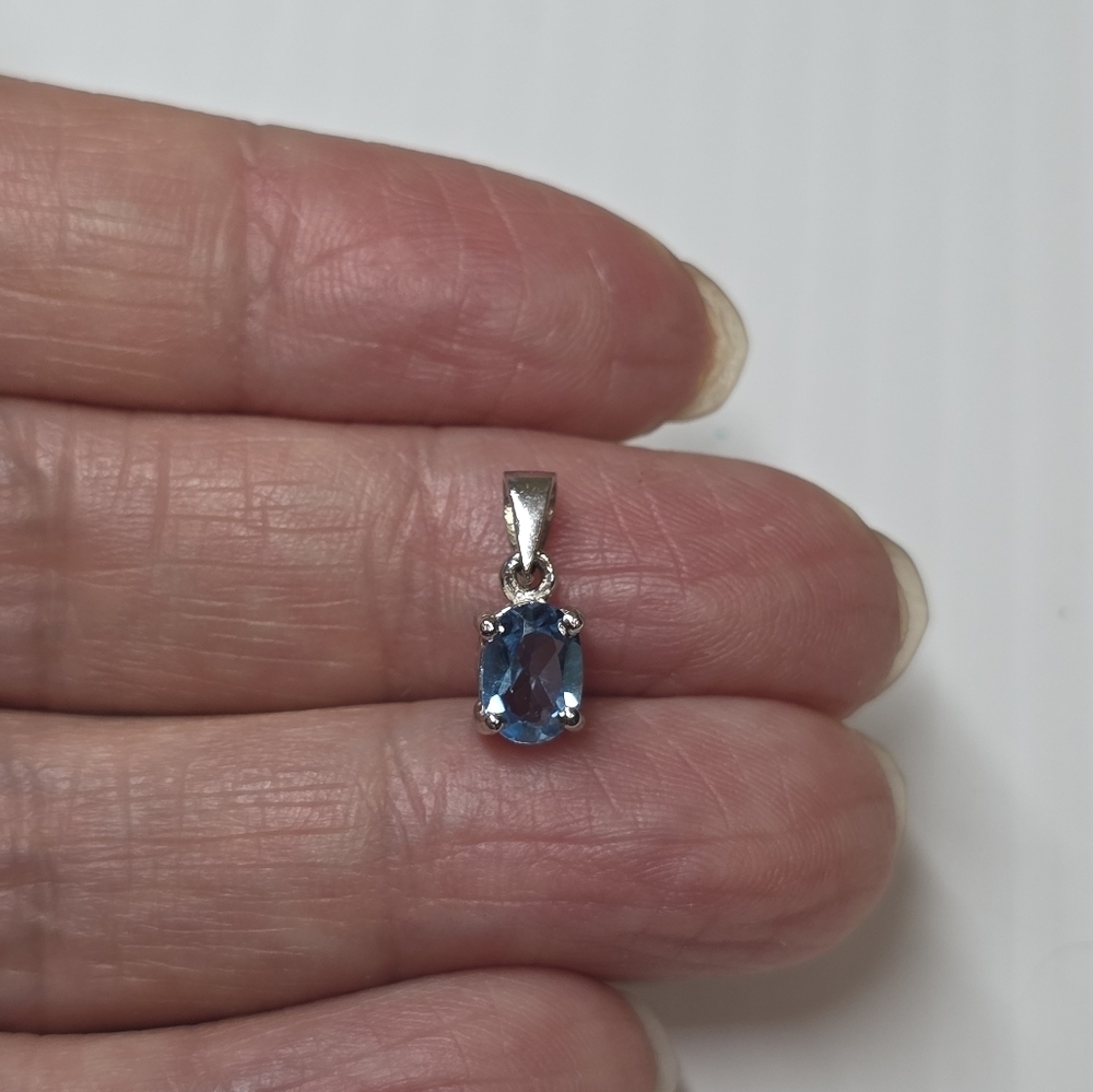 vintage blue gemstone sterling silver 925 Dainty Delicate pendant